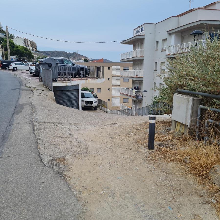 Les Pieds Dans L'Eau, La Tete Dans Les Nuages, Roses Apartment Exterior photo