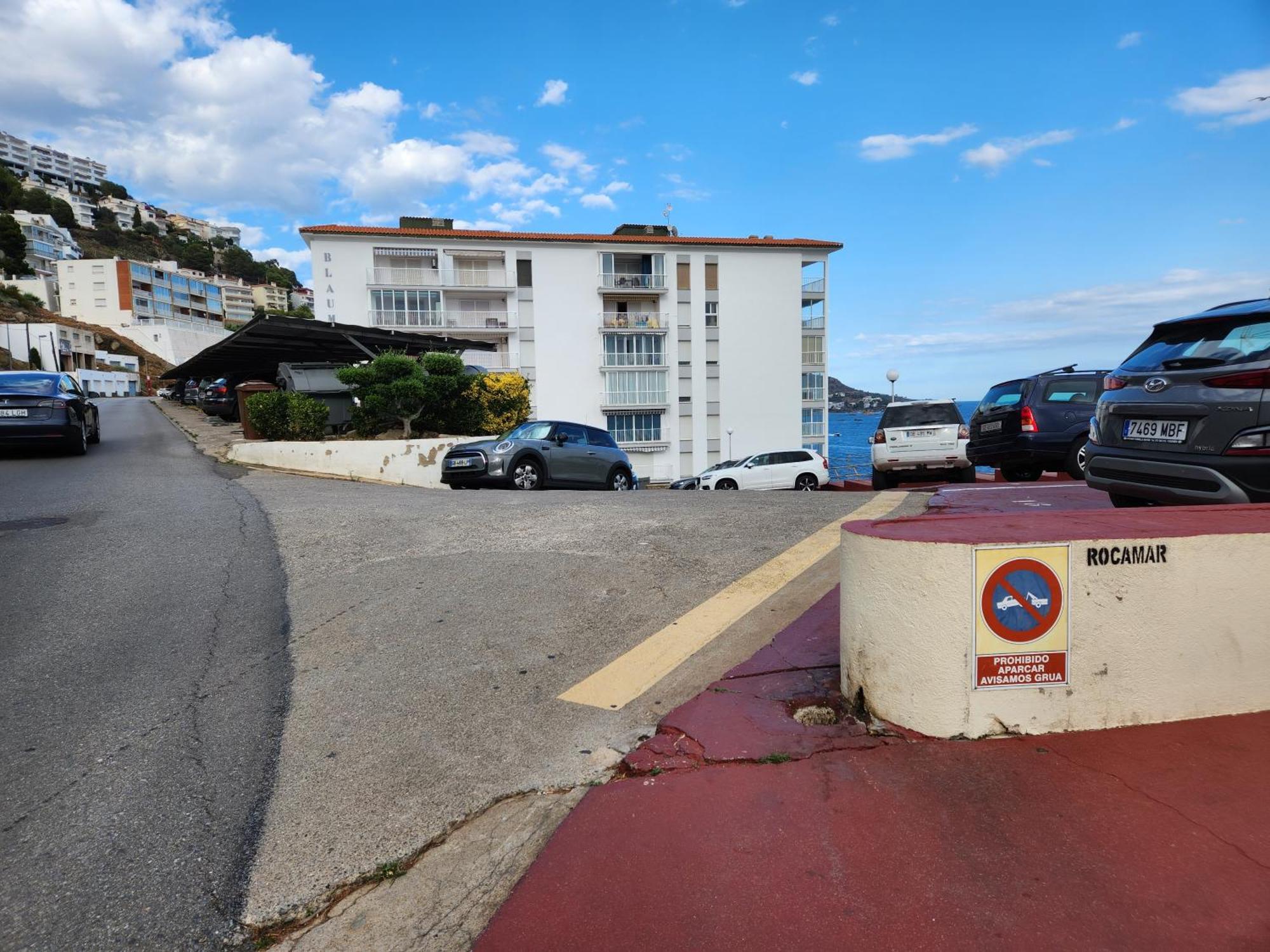 Les Pieds Dans L'Eau, La Tete Dans Les Nuages, Roses Apartment Exterior photo